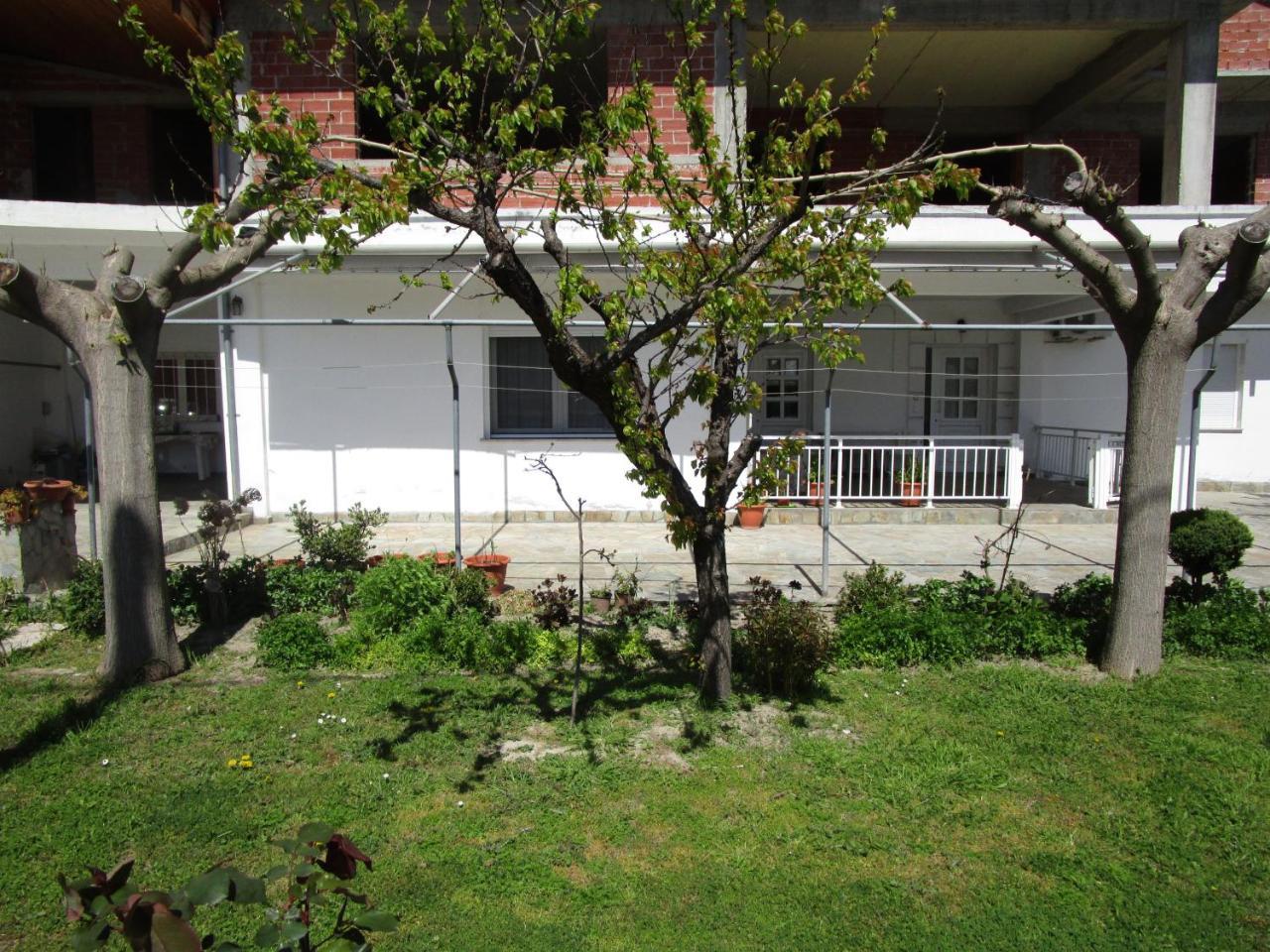 Apartment Korinos Mama Machi Bagian luar foto